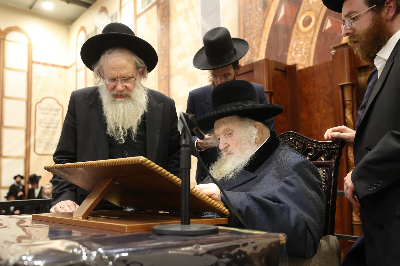 הגר"מ שטרנבוך בדרשת שבת הגדול