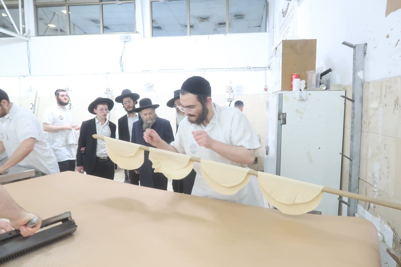 המקובל הגה"צ רבי דוד בצרי באפיית מצות