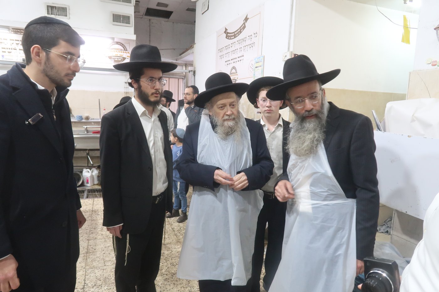 המקובל הגה"צ רבי דוד בצרי באפיית מצות