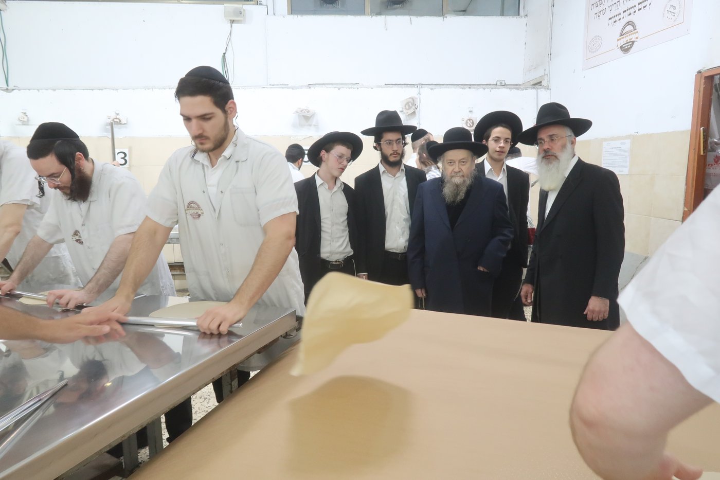 המקובל הגה"צ רבי דוד בצרי באפיית מצות