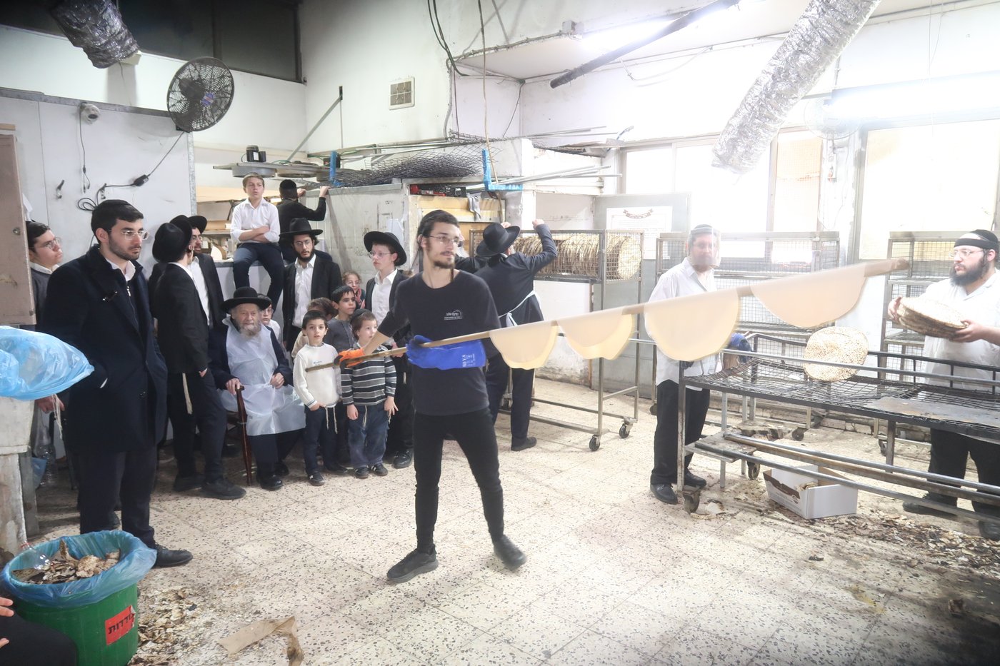 המקובל הגה"צ רבי דוד בצרי באפיית מצות