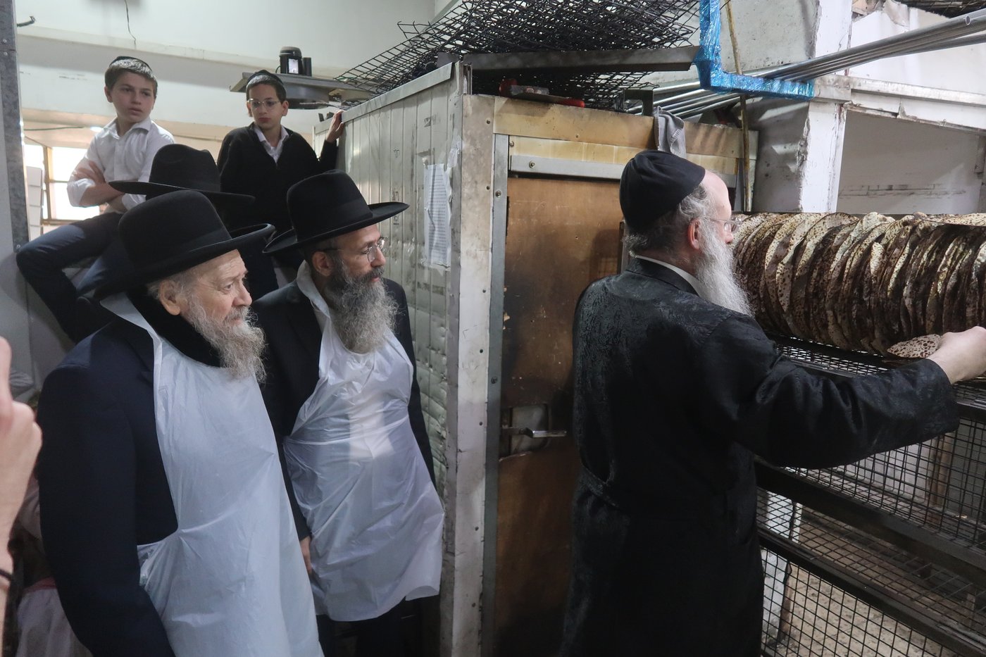 המקובל הגה"צ רבי דוד בצרי באפיית מצות