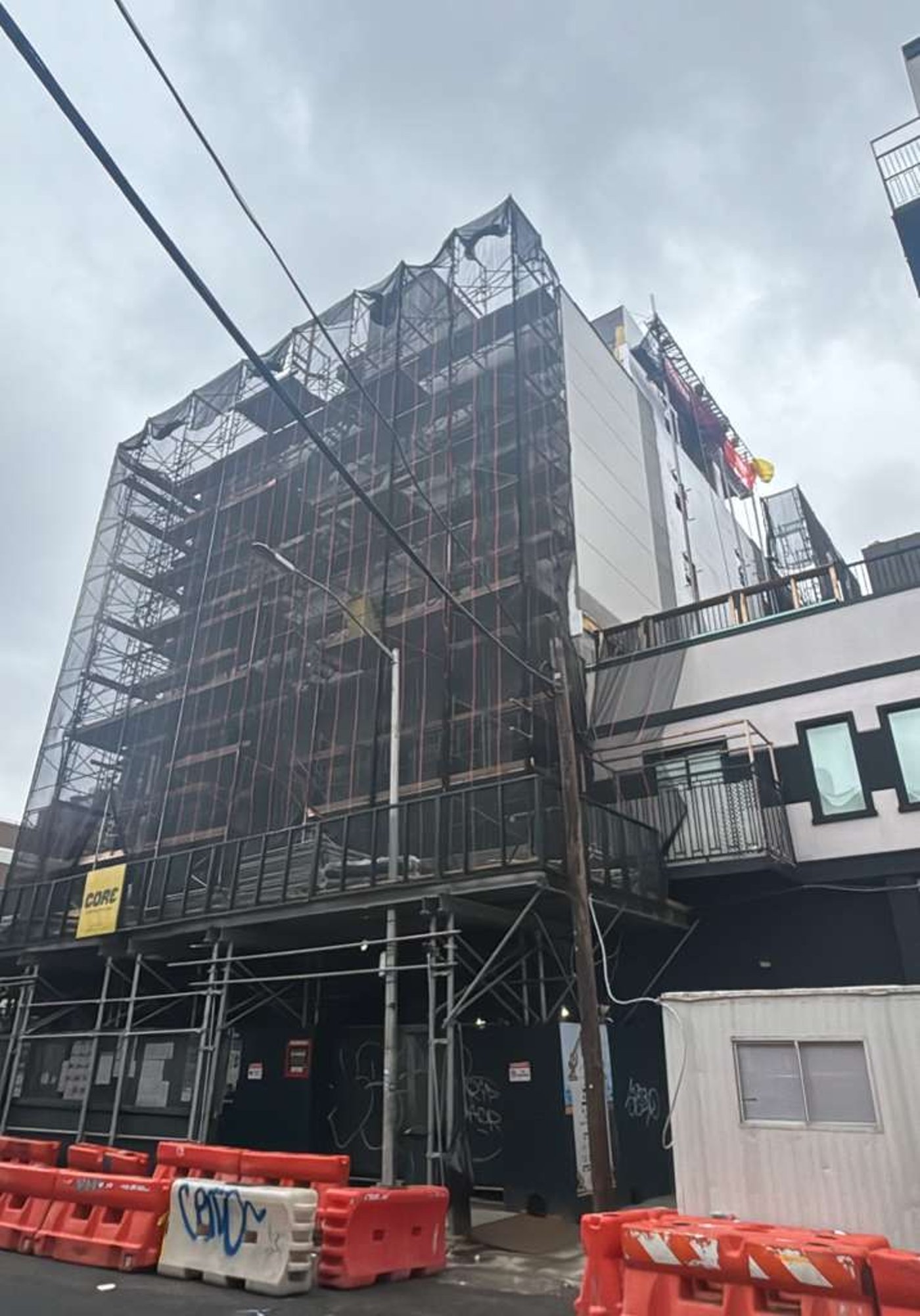 מעמד יציקת הבורות לביהמ"ד סאטמר בשכונת ווערנאן בוויליאמסבורג