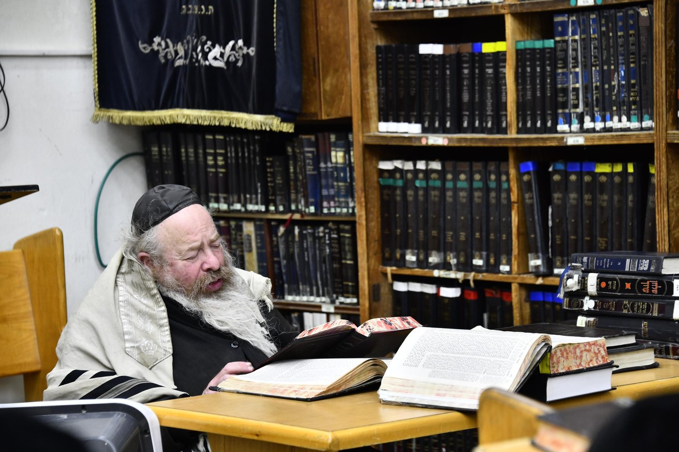 המקובל רבי יעקב עדס בשיחתו בכולל חזון איש