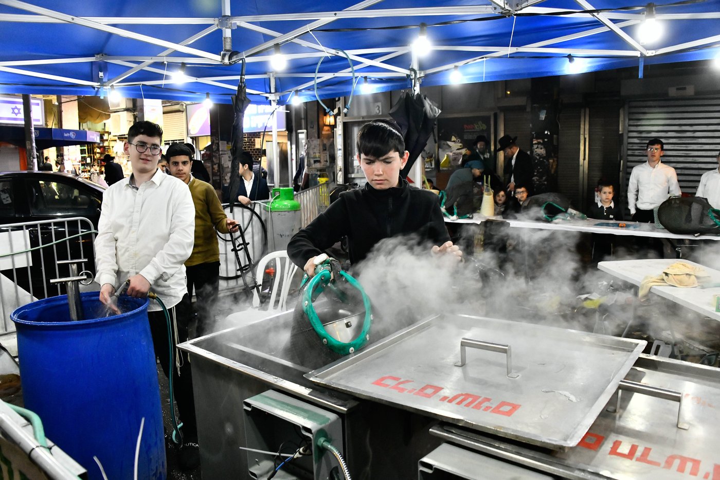 אווירת ערב חג הפסח בבני ברק