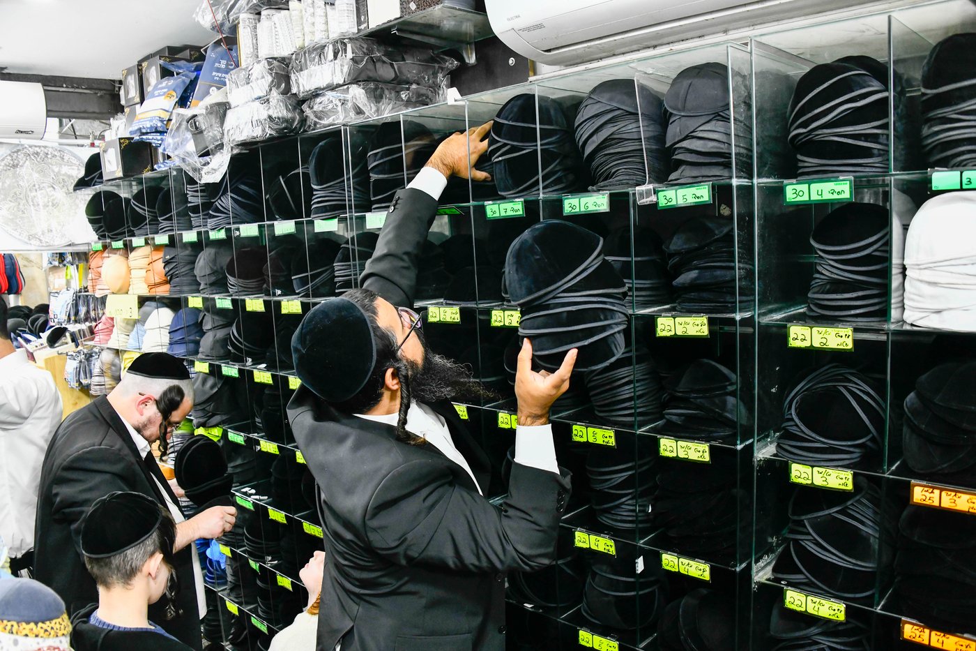 אווירת ערב חג הפסח בבני ברק