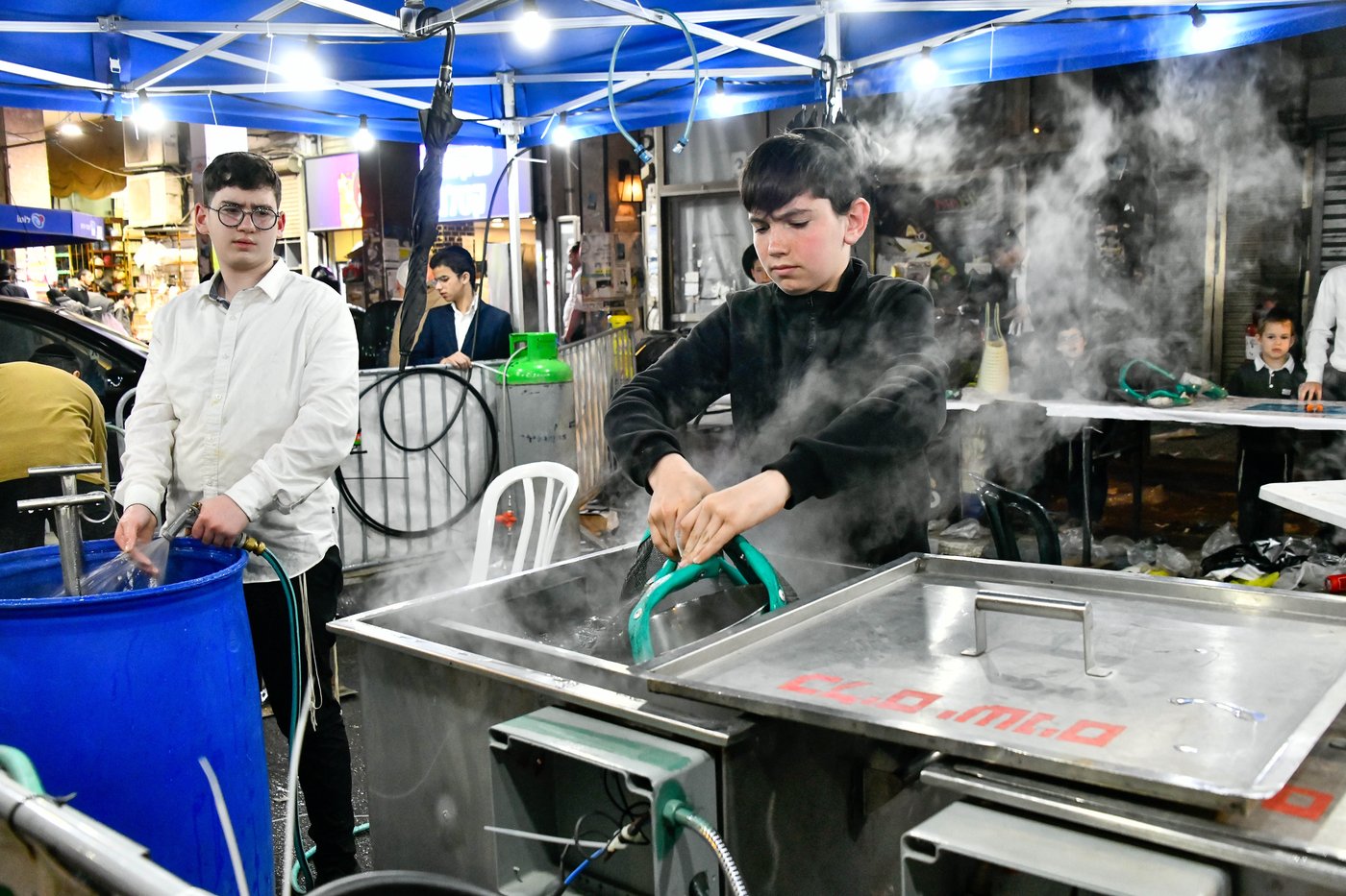 אווירת ערב חג הפסח בבני ברק