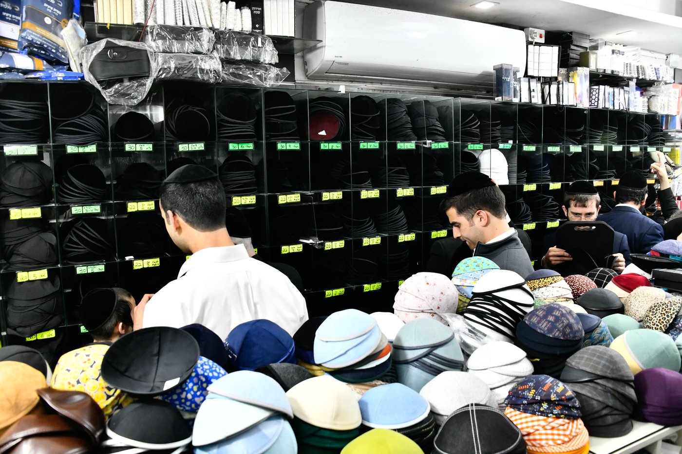 אווירת ערב חג הפסח בבני ברק