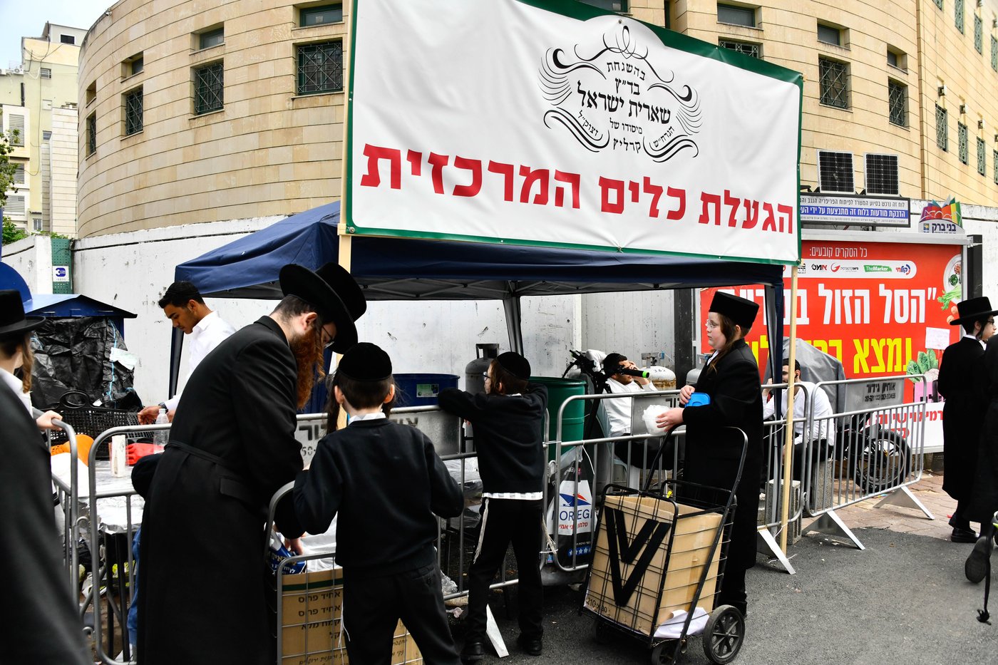 אווירת ערב חג הפסח בבני ברק