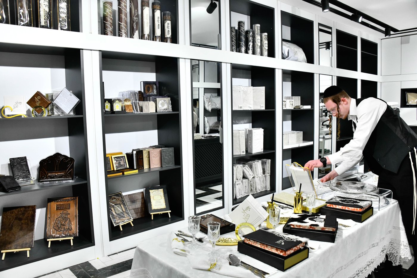 אווירת ערב חג הפסח בבני ברק