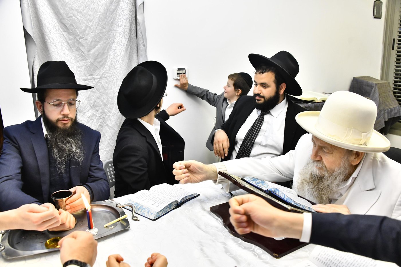 מוצאי שבת הגדול אצל המקובל רבי דוד בצרי