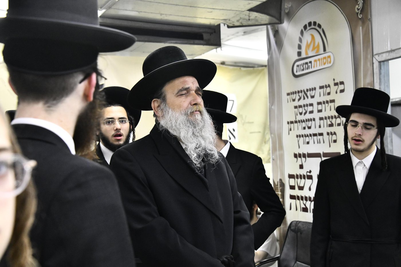 האדמו"ר מאשלג בני היכלא באפיית המצות