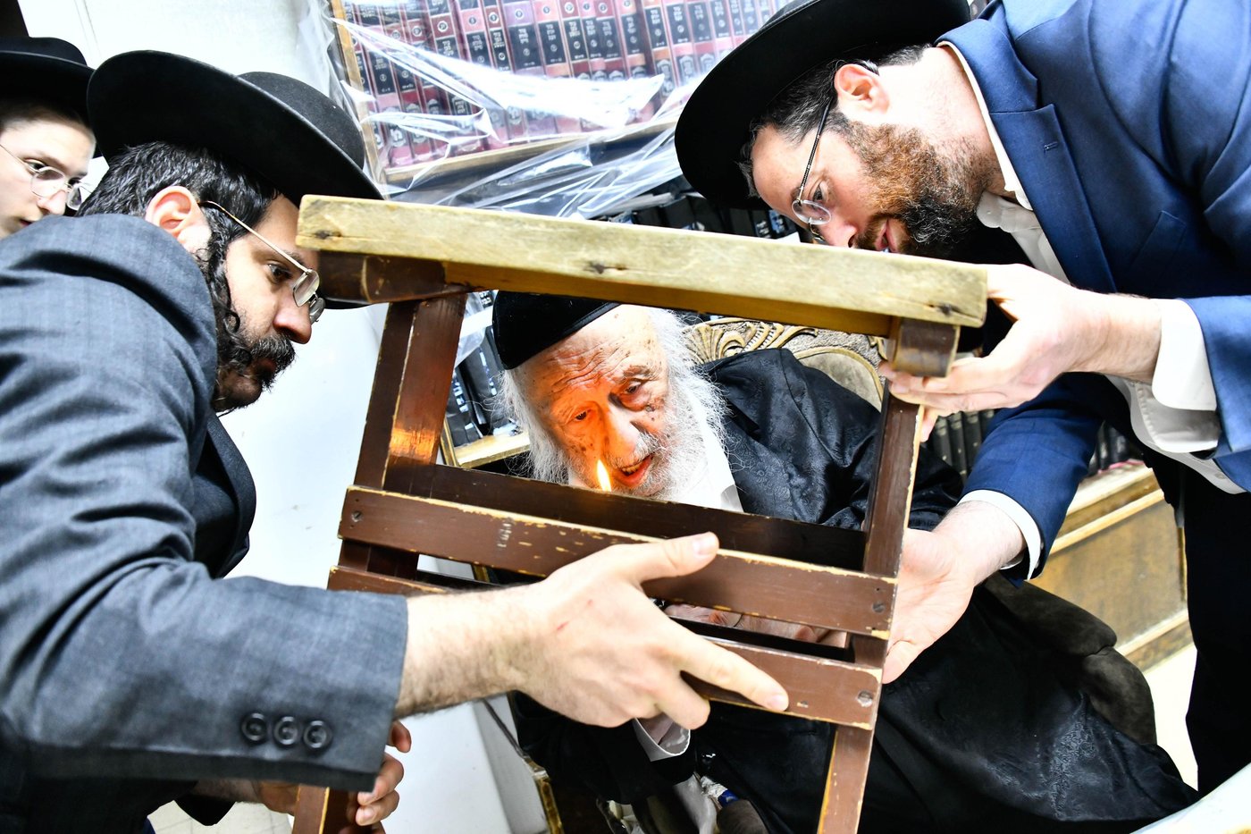 הגרב"ד פוברסקי בבדיקת חמץ