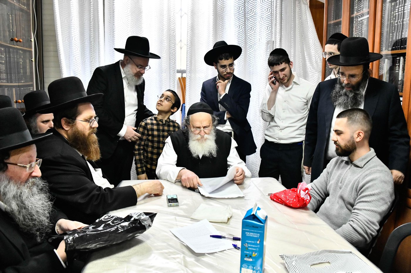 מכירת חמץ בבד"ץ של הגר"נ קרליץ