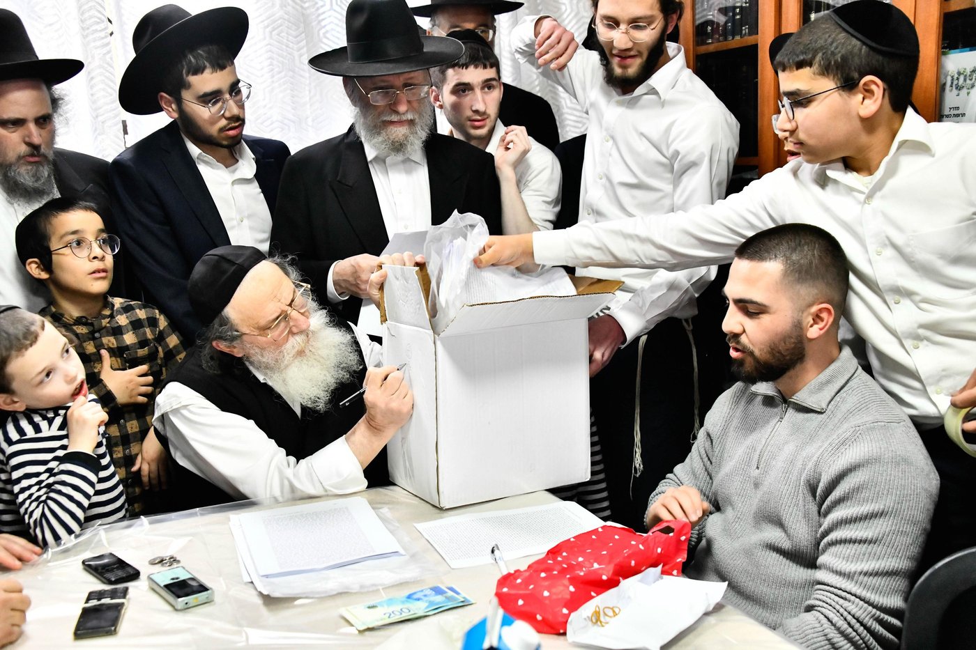 מכירת חמץ בבד"ץ של הגר"נ קרליץ