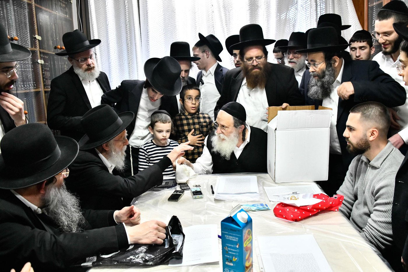 מכירת חמץ בבד"ץ של הגר"נ קרליץ