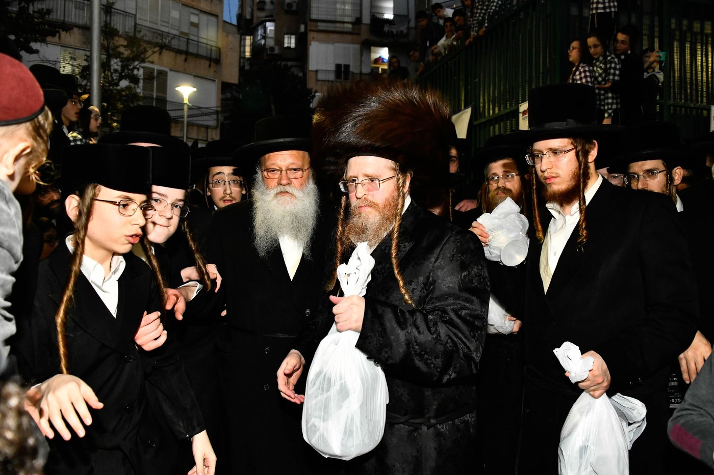 האדמו"ר משומרי אמונים במים שלנו