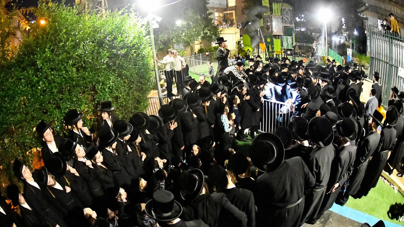 האדמו"ר ממכנובקא בעלזא במים שלנו