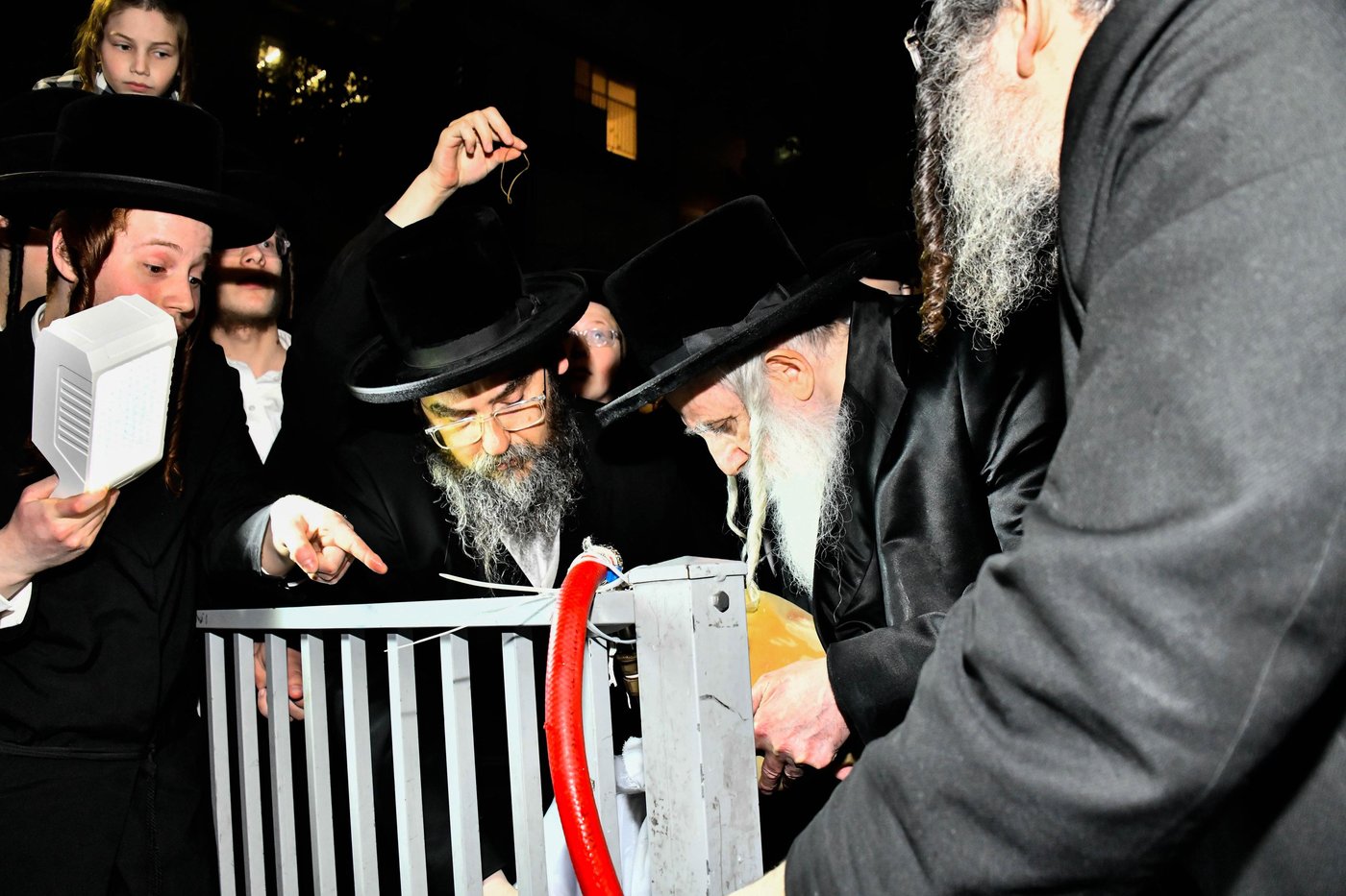 האדמו"ר ממכנובקא בעלזא במים שלנו