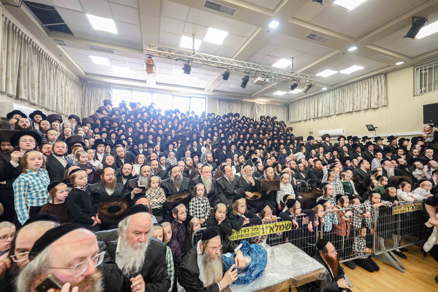 האדמו"ר מויז'ניץ באפיית מצות מצווה