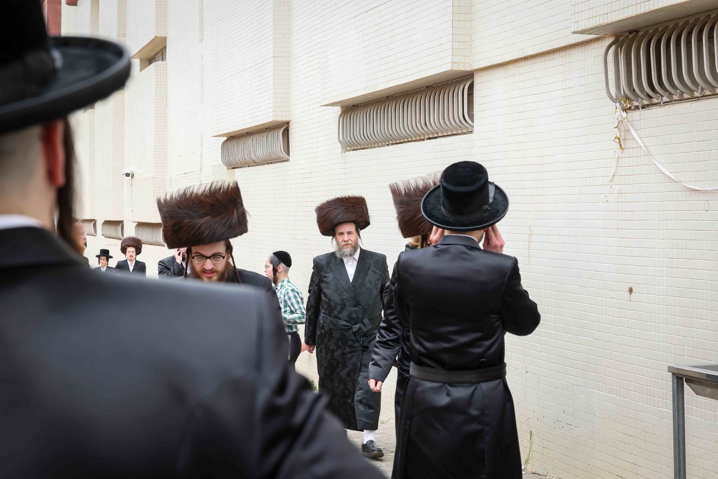 האדמו"ר מויז'ניץ באפיית מצות מצווה