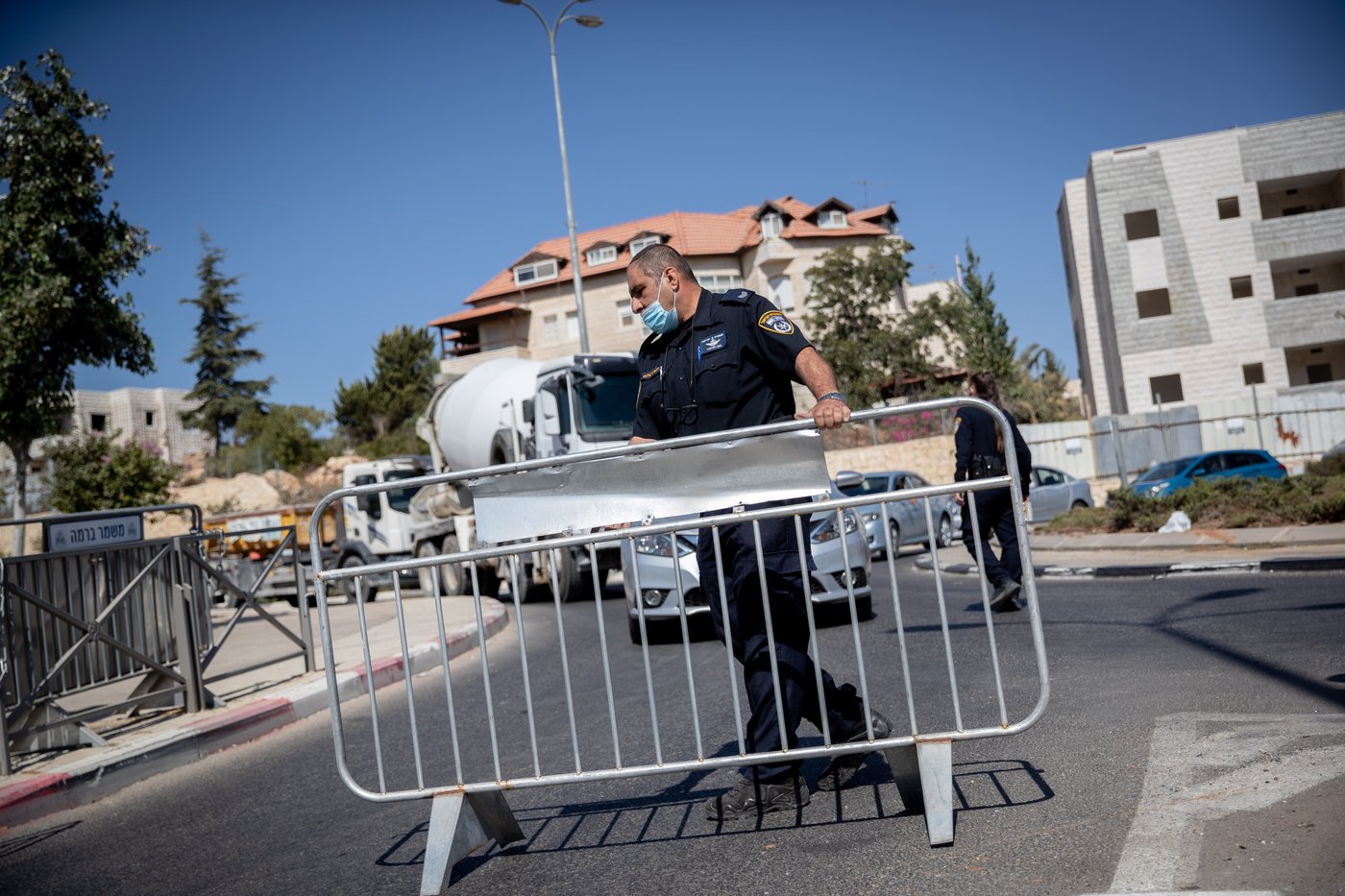שוטרים בשכונת רמת שלמה בירושלים 