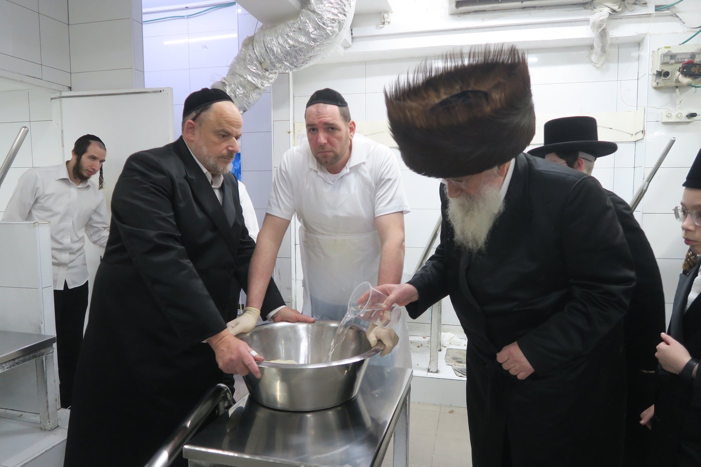 הגרש"א שטרן באפיית מצות