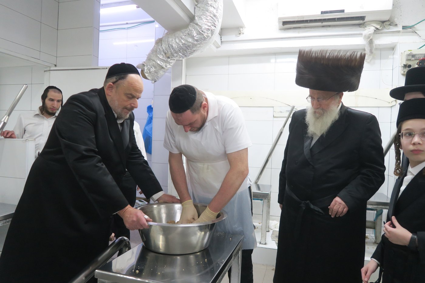 הגרש"א שטרן באפיית מצות