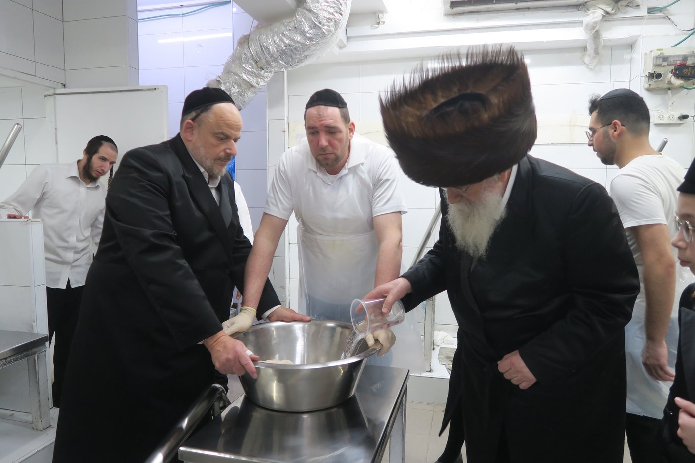 הגרש"א שטרן באפיית מצות