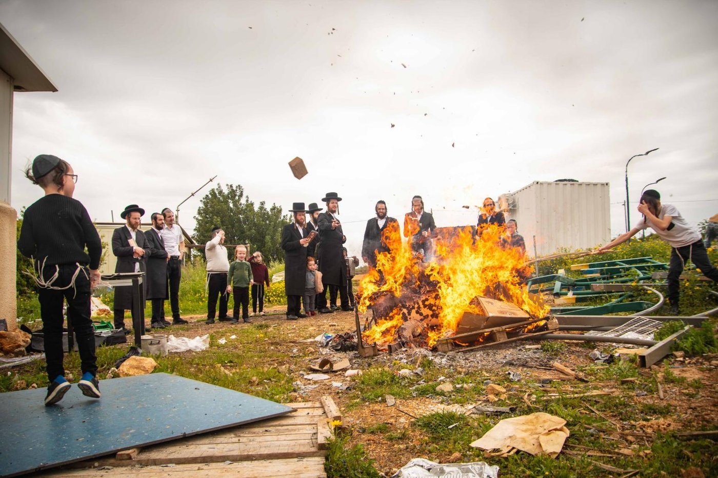 שריפת חמץ בעמנואל
