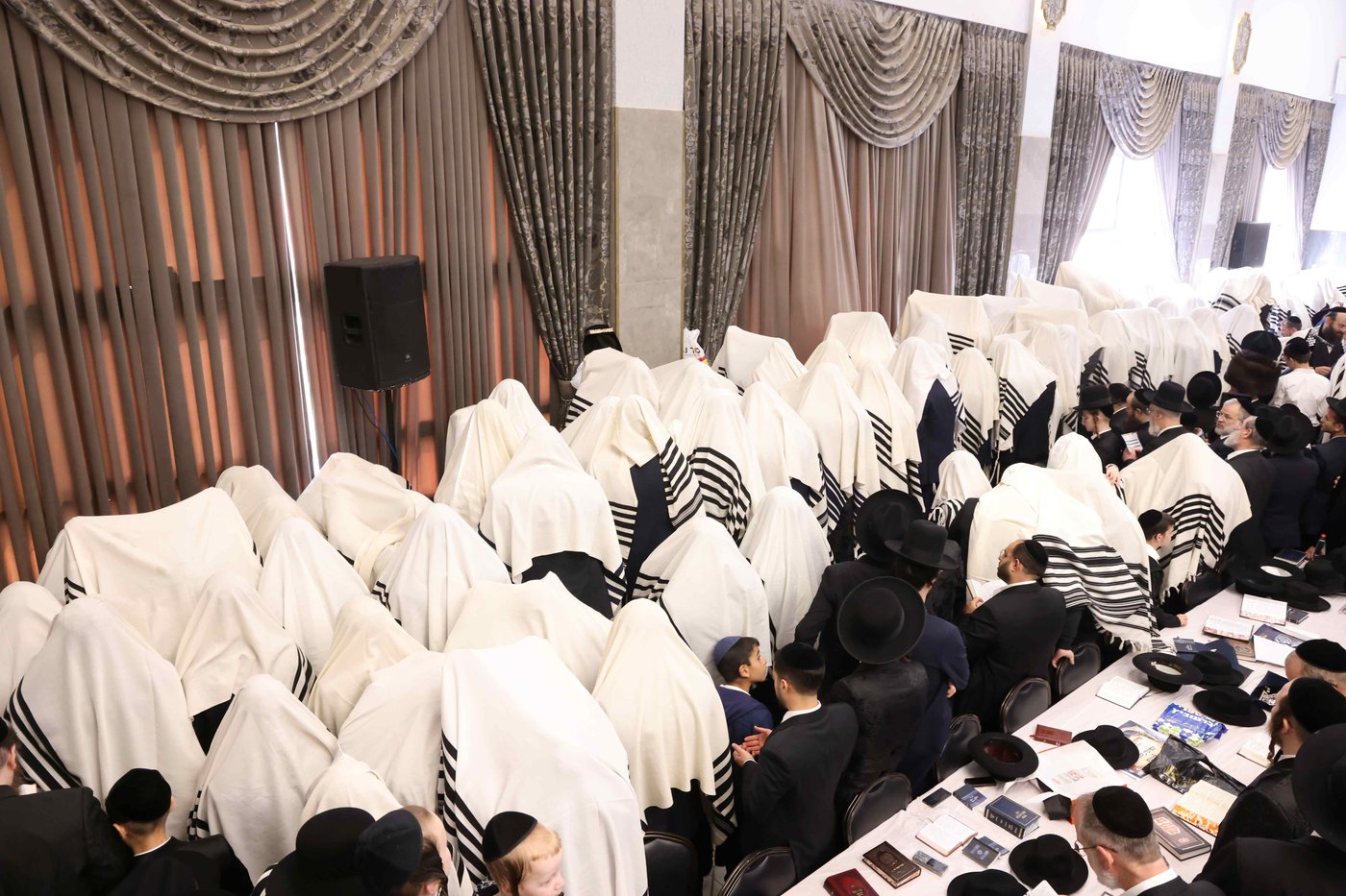 ברכת כהנים בהיכל ישיבת טשכנוב