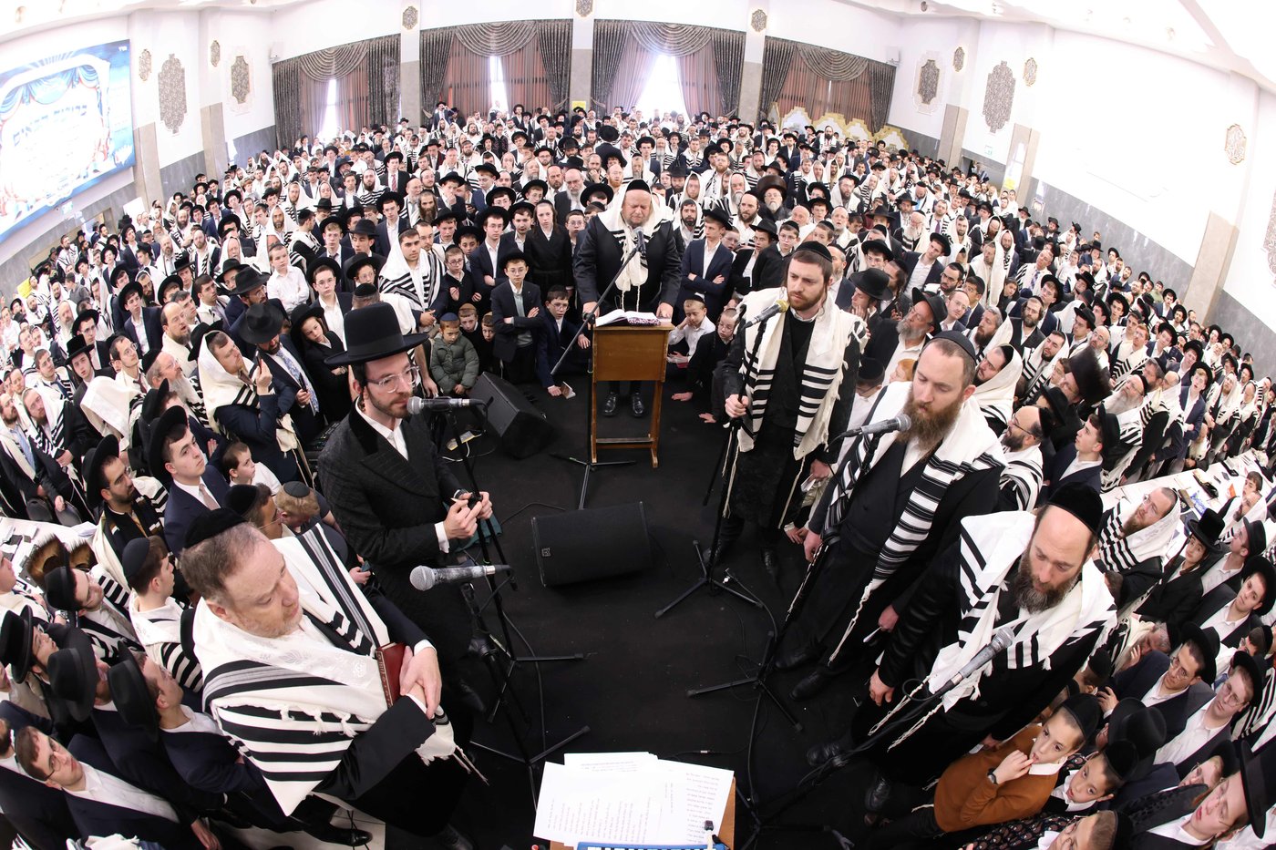 ברכת כהנים בהיכל ישיבת טשכנוב