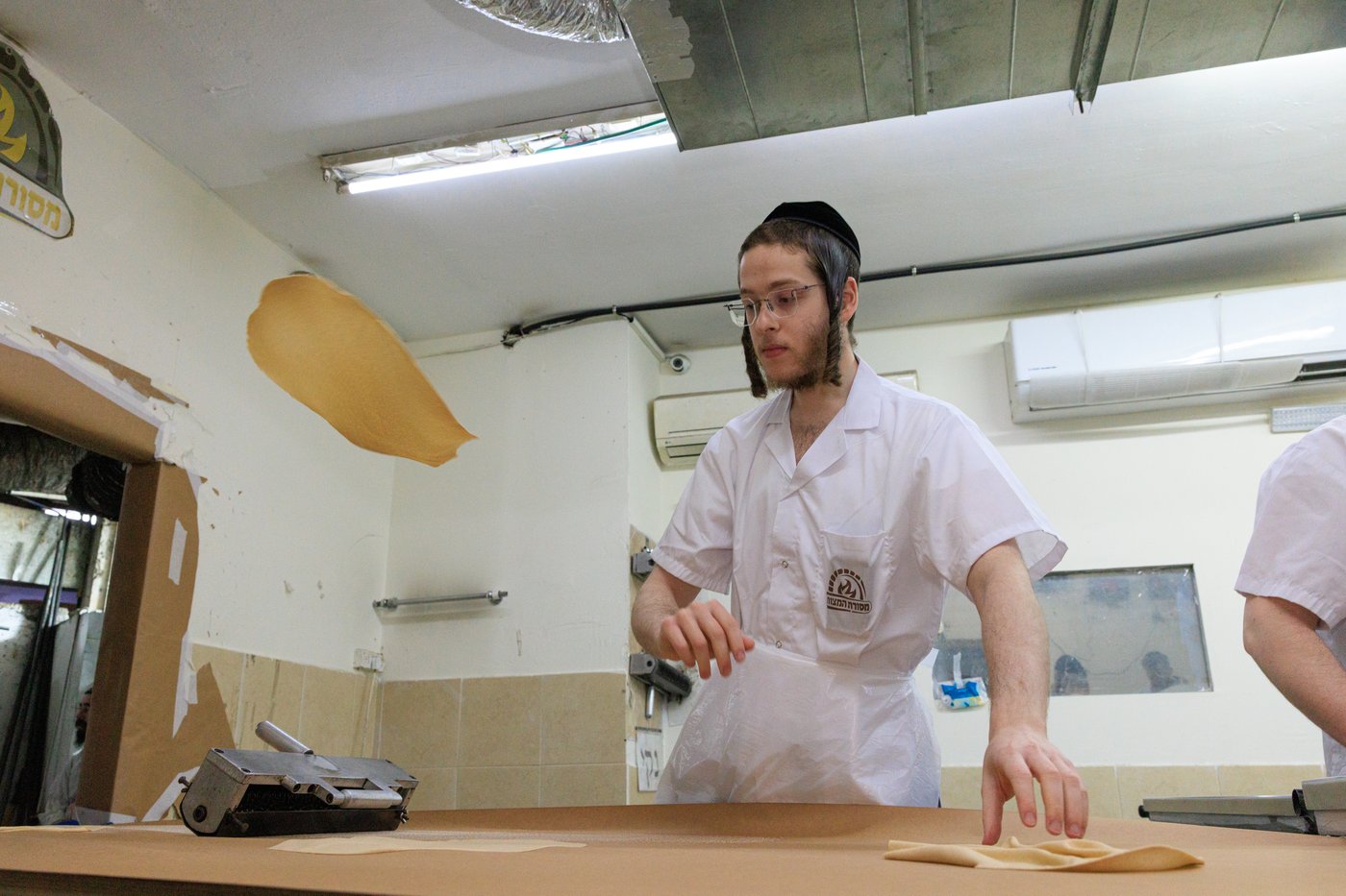 אפיית מצות בבני ברק