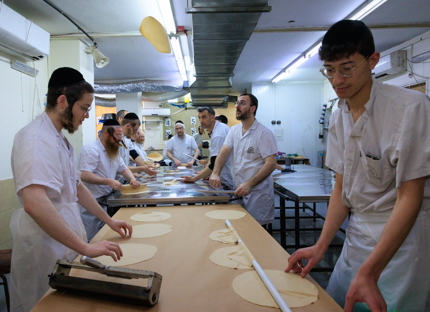 אפיית מצות בבני ברק