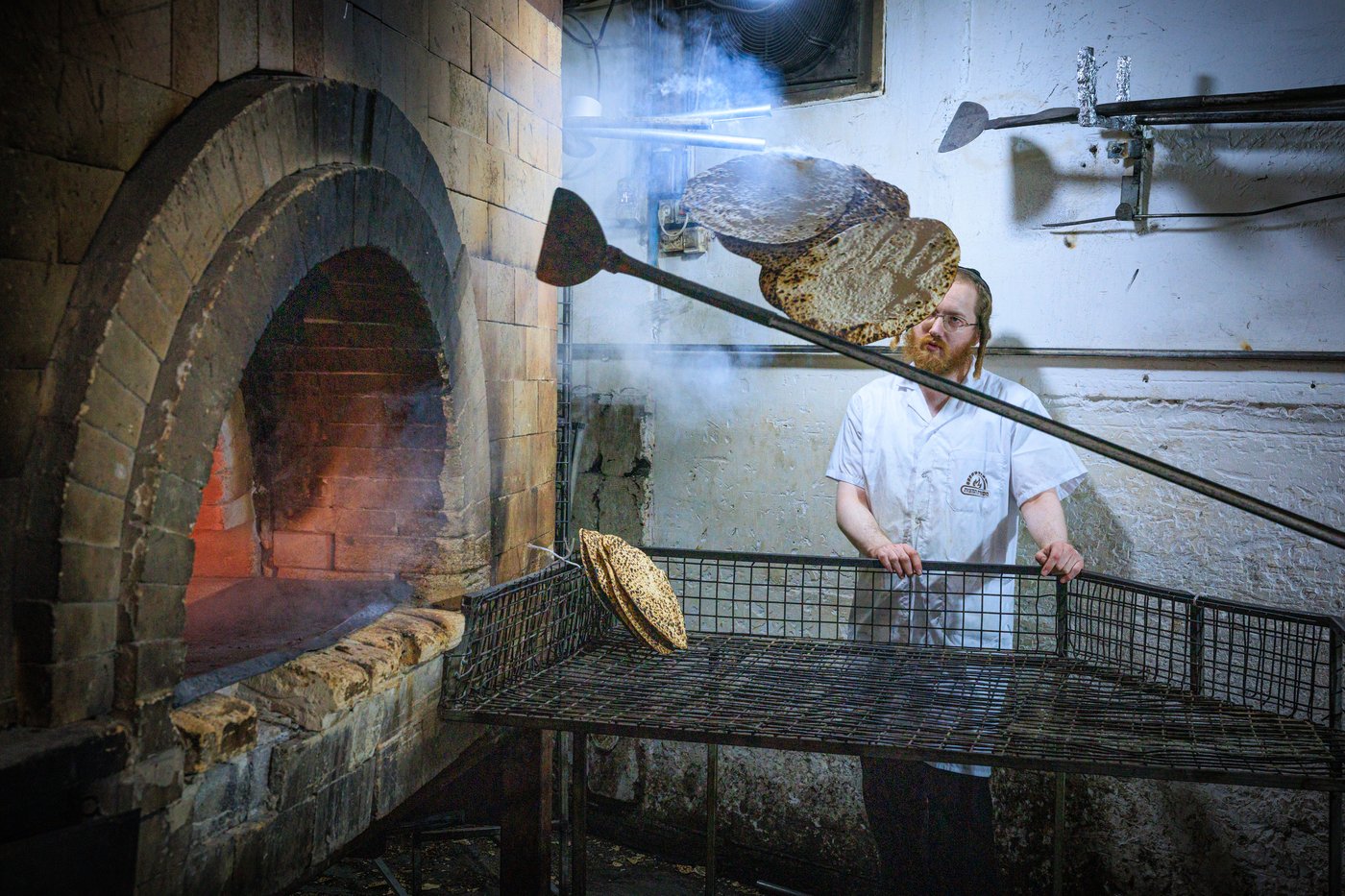 אפיית מצות בבני ברק