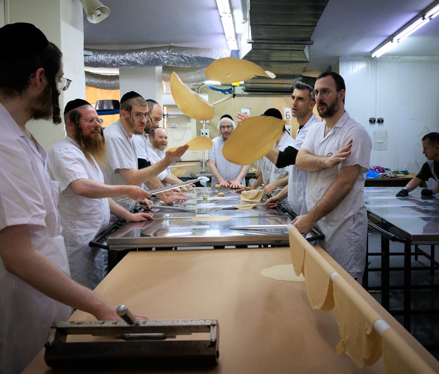 אפיית מצות בבני ברק