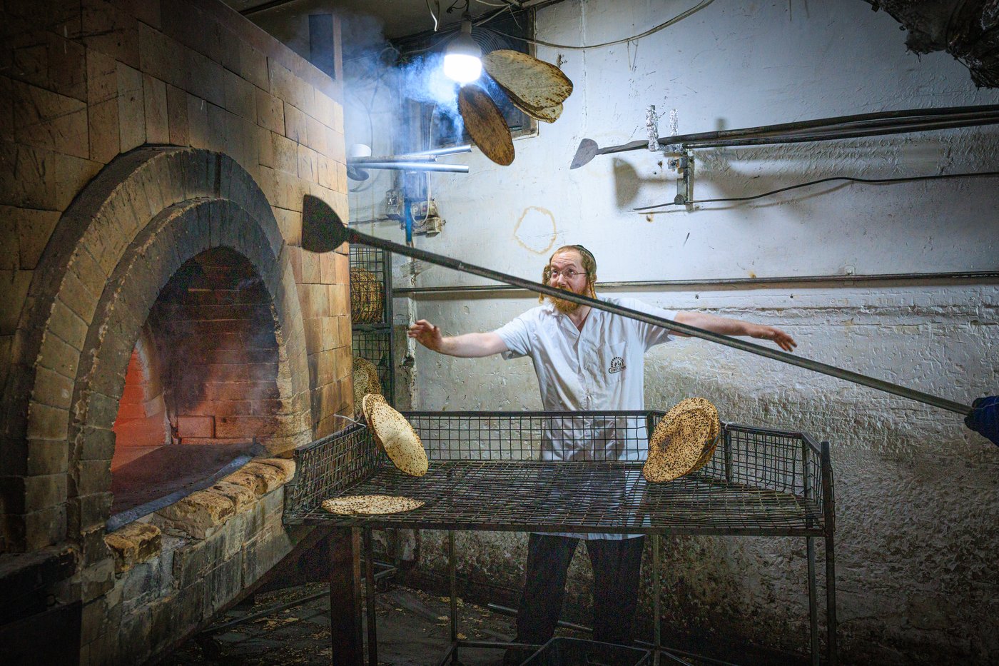 אפיית מצות בבני ברק