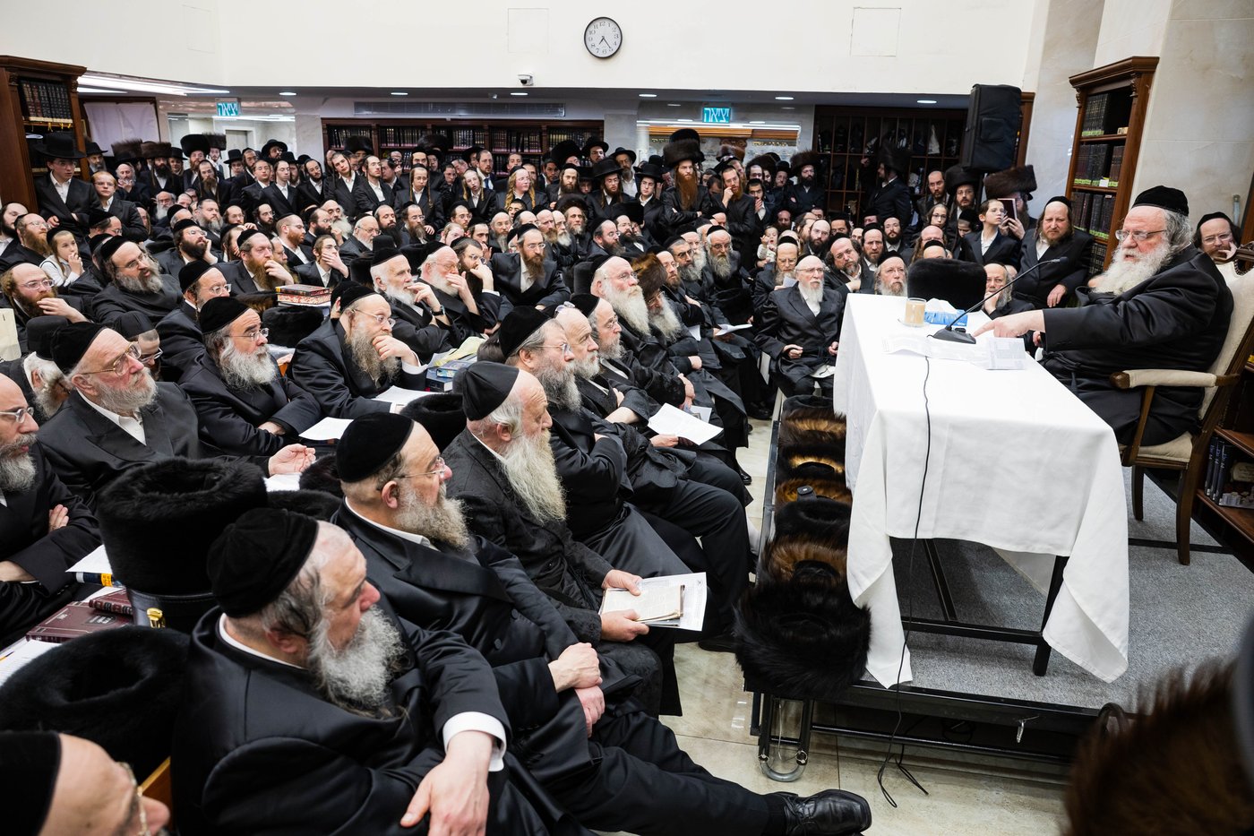 הגר"ש אלתר בשיעור חוה"מ פסח