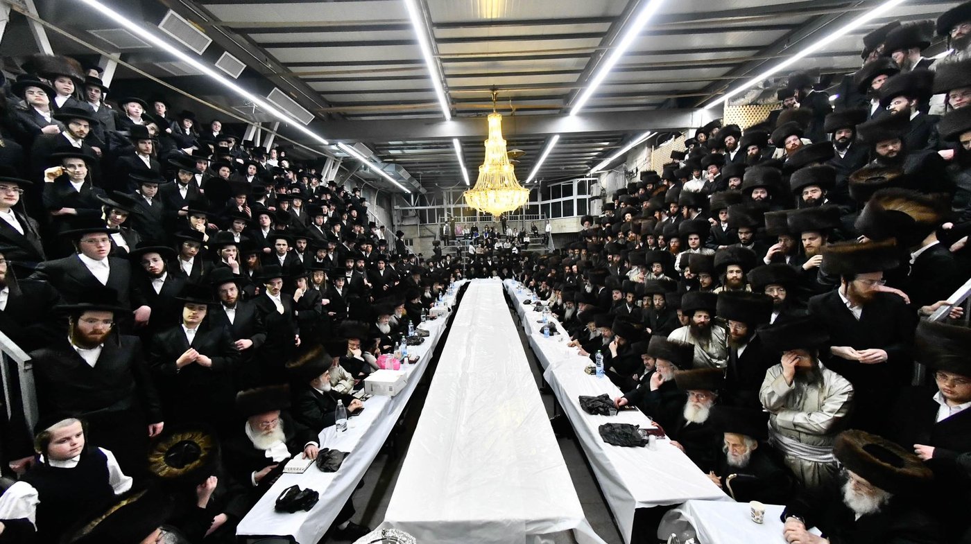 האדמו"ר מפינסק קרלין בטיש חוה"מ פסח