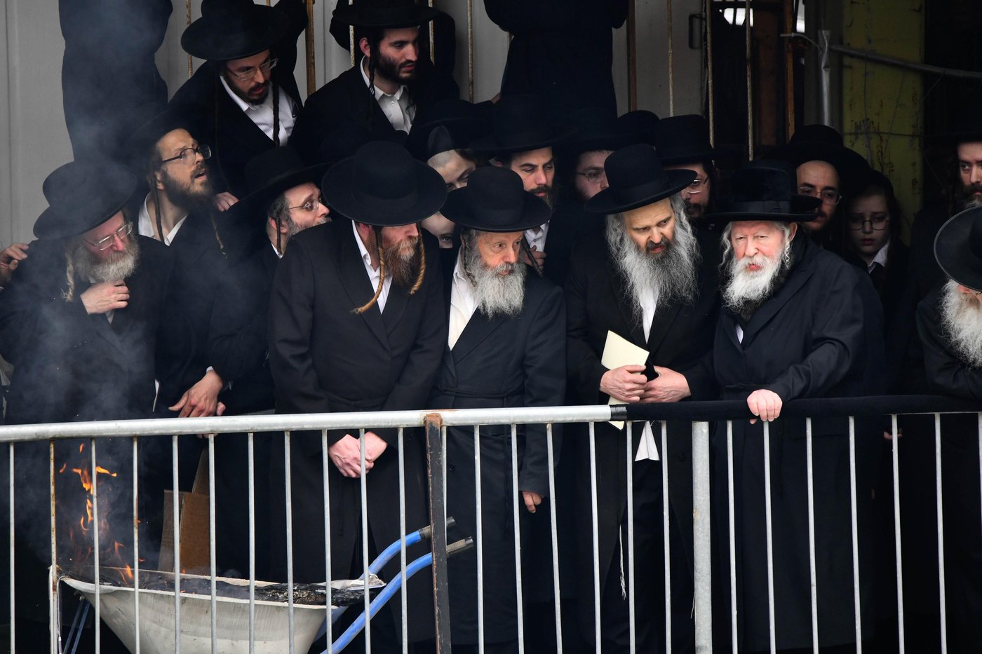 האדמו"ר מגור בשריפת חמץ