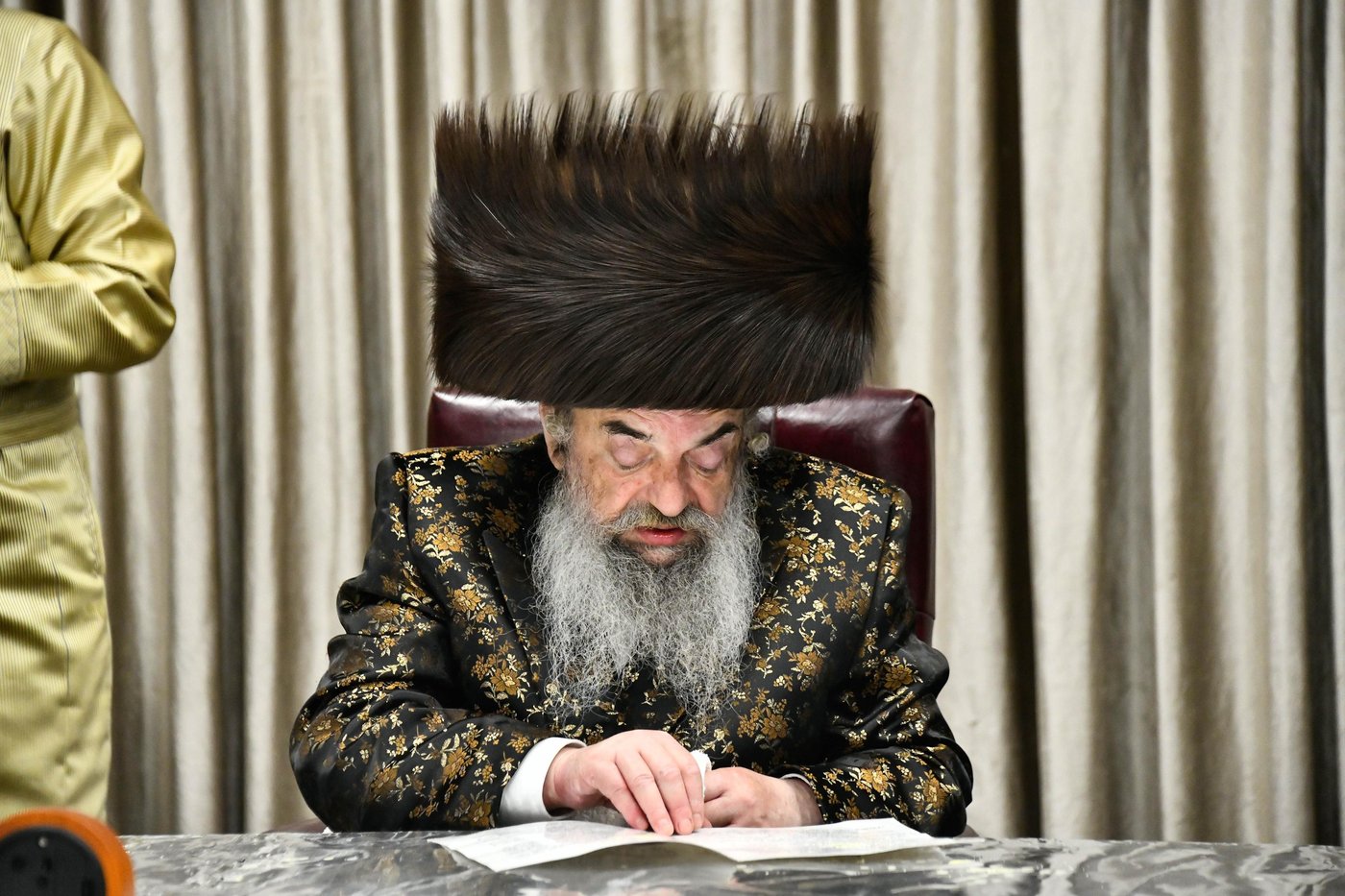 האדמו"ר מלעלוב בטיש חוה"מ פסח