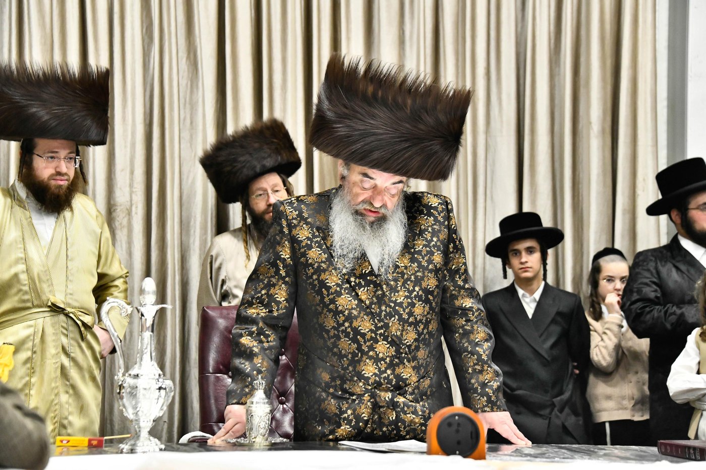 האדמו"ר מלעלוב בטיש חוה"מ פסח