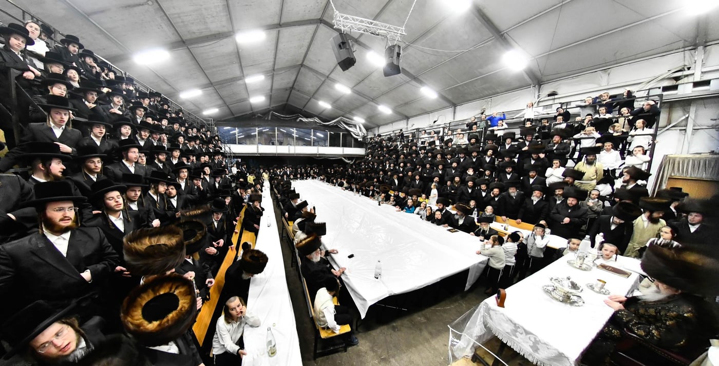 האדמו"ר מלעלוב בטיש חוה"מ פסח