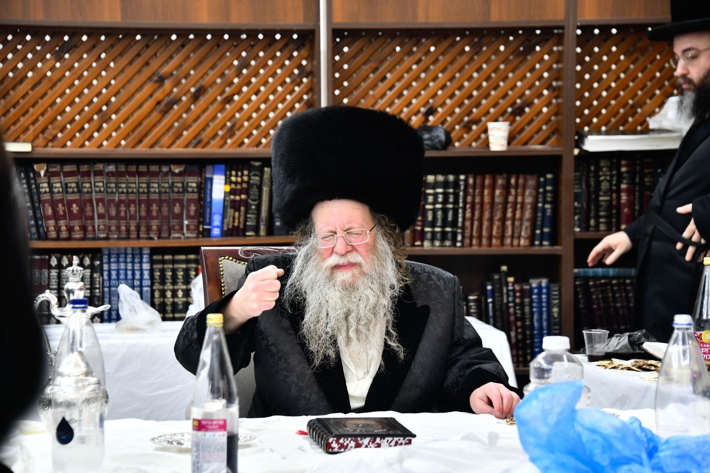 האדמו"ר מקוזמיר בנעילת החג