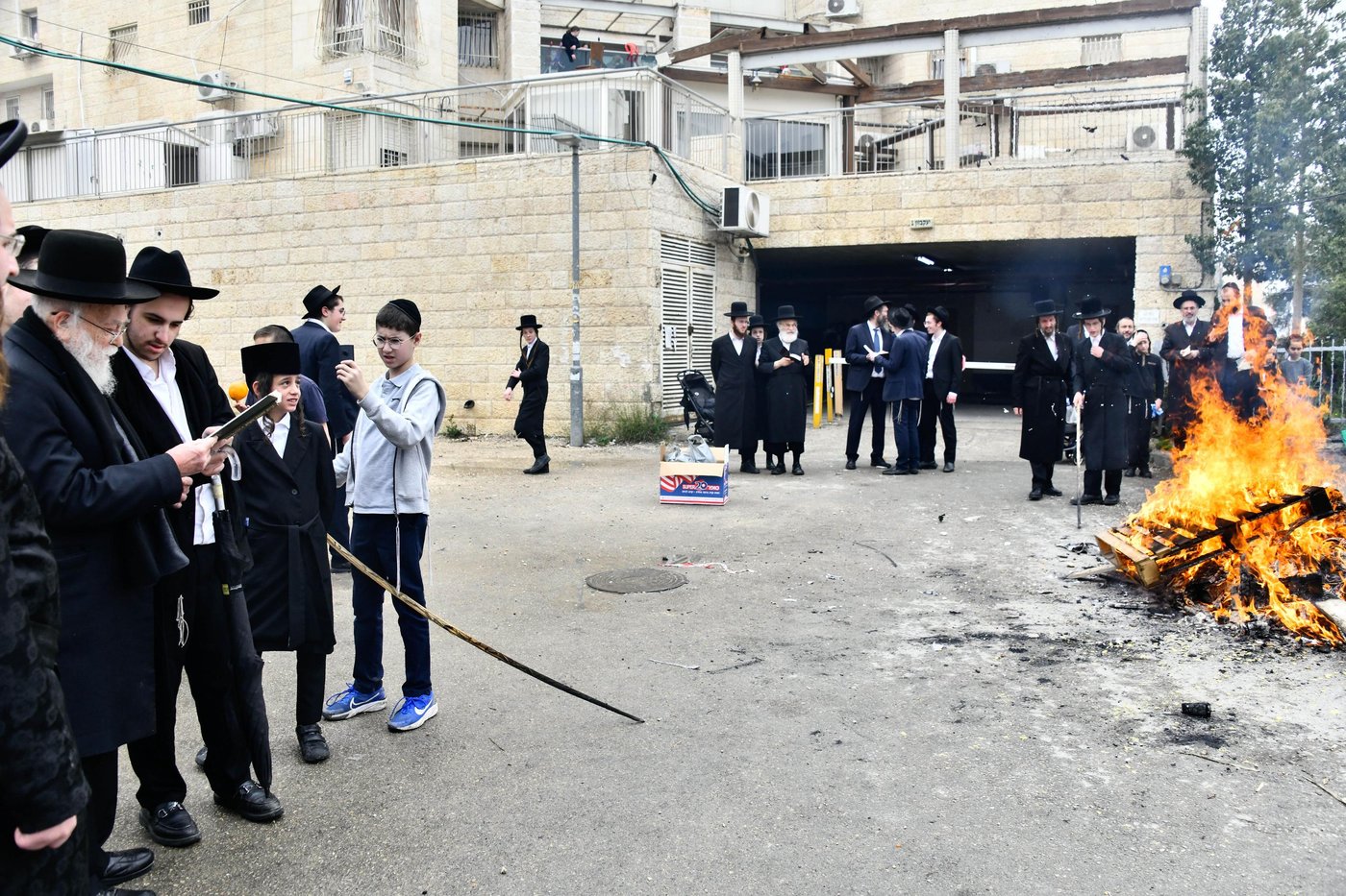 הגאון רבי בנימין אלישיב בשריפת חמץ