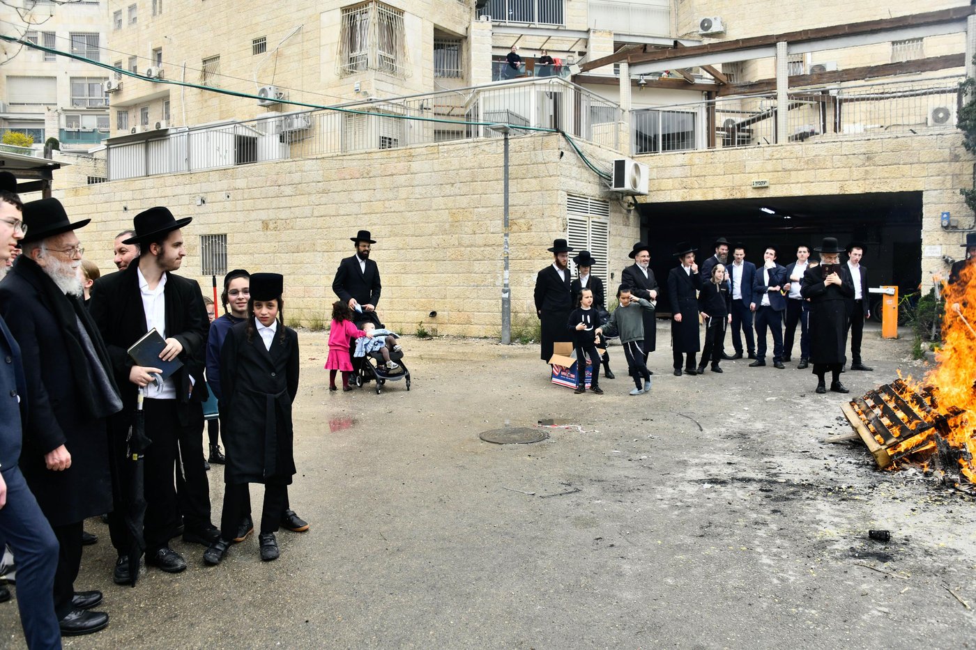 הגאון רבי בנימין אלישיב בשריפת חמץ