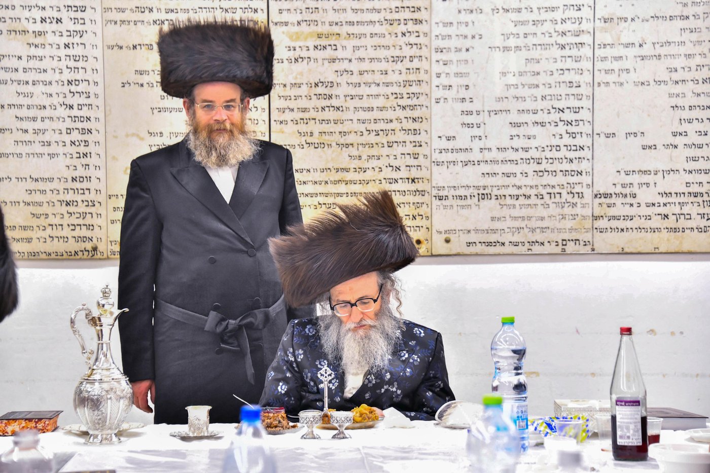 האדמו"ר מספינקא הושע בנעילת החג