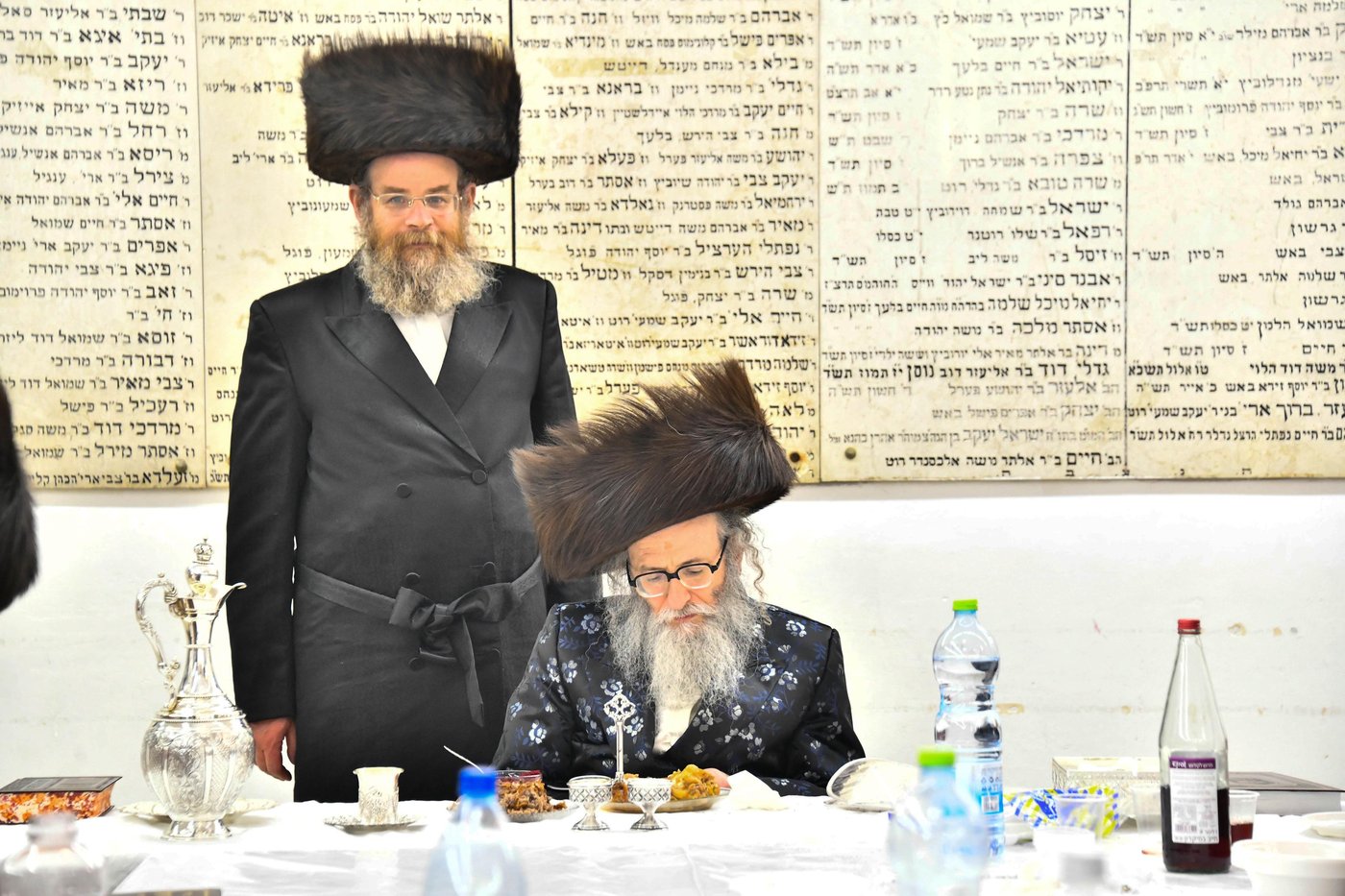 האדמו"ר מספינקא הושע בנעילת החג