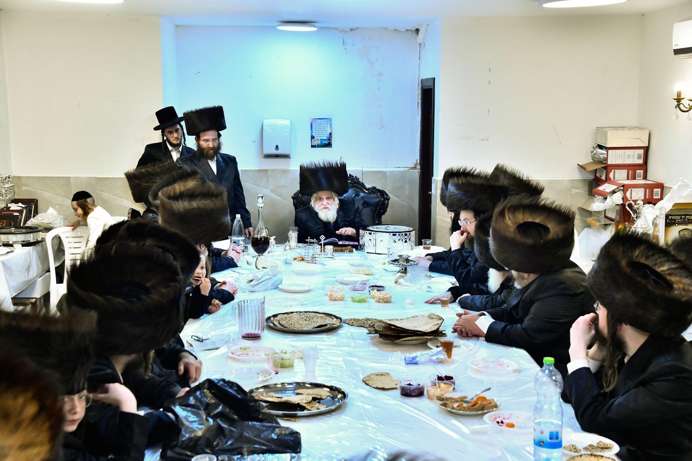 האדמו"ר מקאסוב ויזניץ בטיש חוה"מ פסח