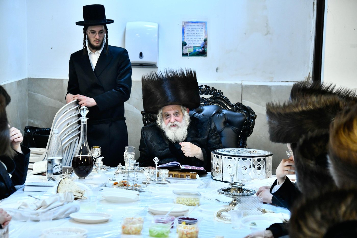 האדמו"ר מקאסוב ויזניץ בטיש חוה"מ פסח